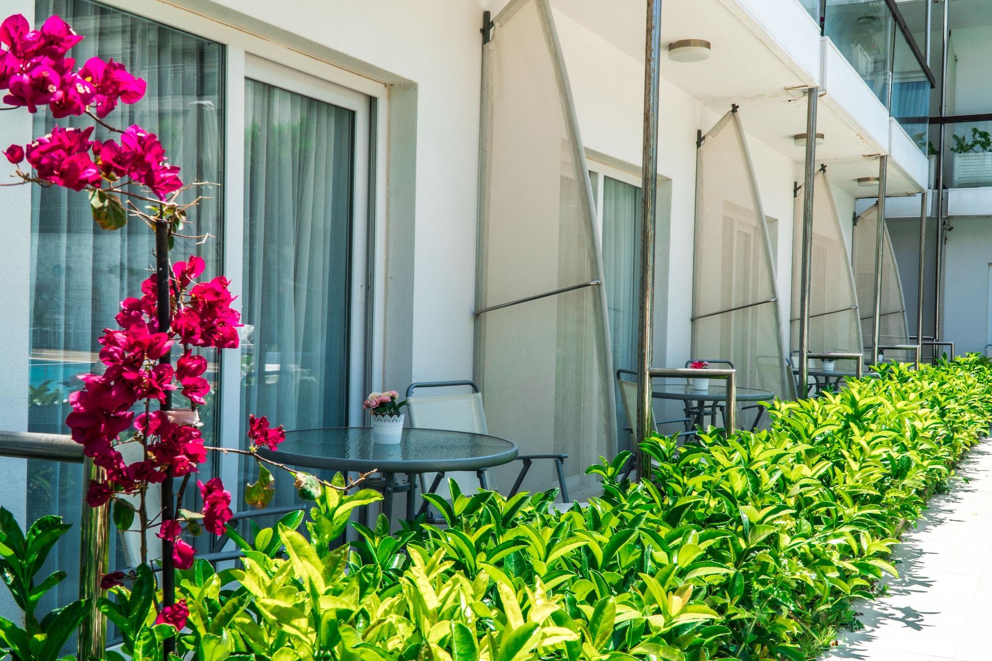 Otel Yeni Çeşme Zewnętrze zdjęcie