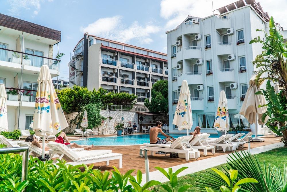 Otel Yeni Çeşme Zewnętrze zdjęcie