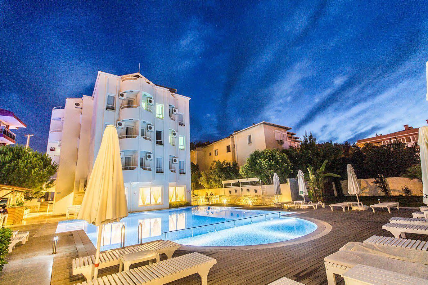 Otel Yeni Çeşme Zewnętrze zdjęcie